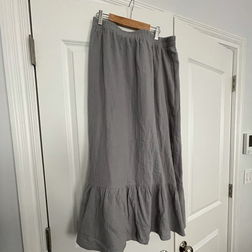 Grey skirt brand new